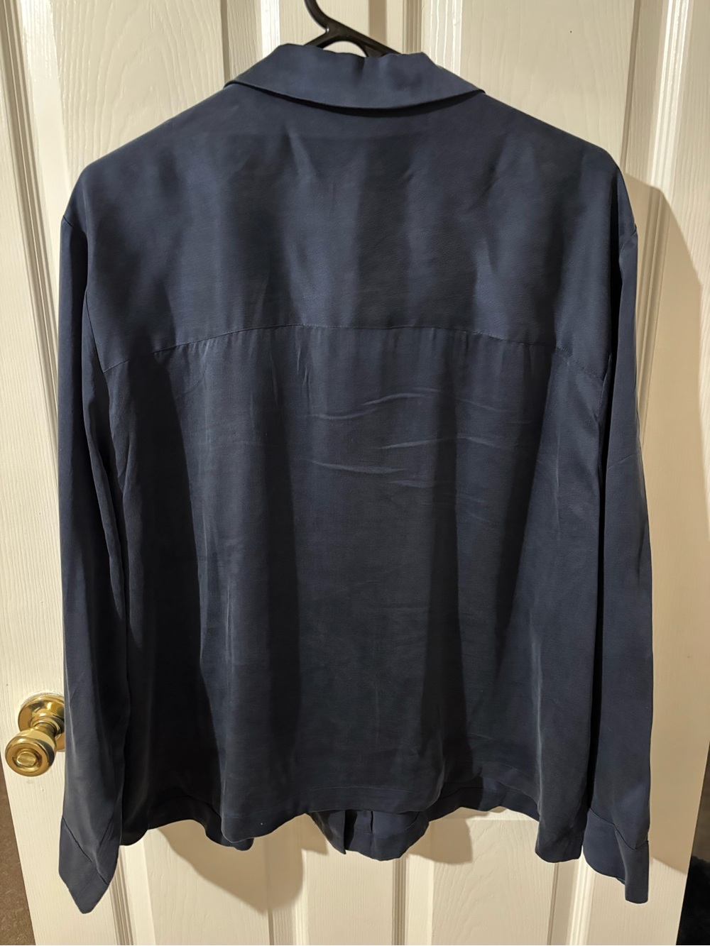 Quince 100% Washable Silk Long Sleeve Pajama Top in Navy Large NWT - Picture 4 of 5